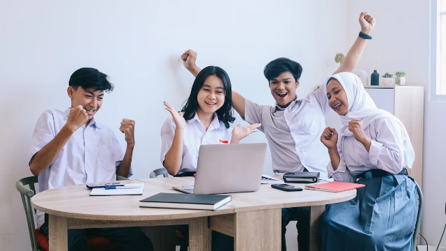 Beasiswa Terbaik Anak SMA